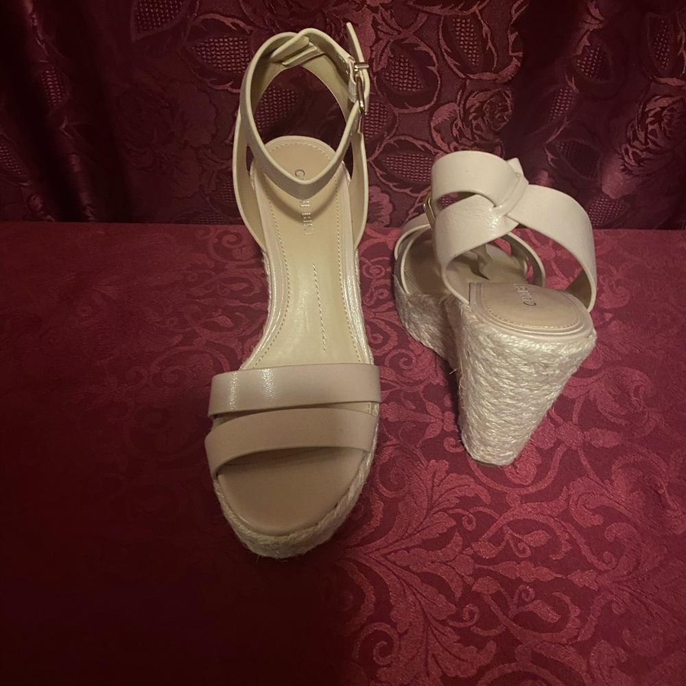 Shoes - Picture 4 of 4
